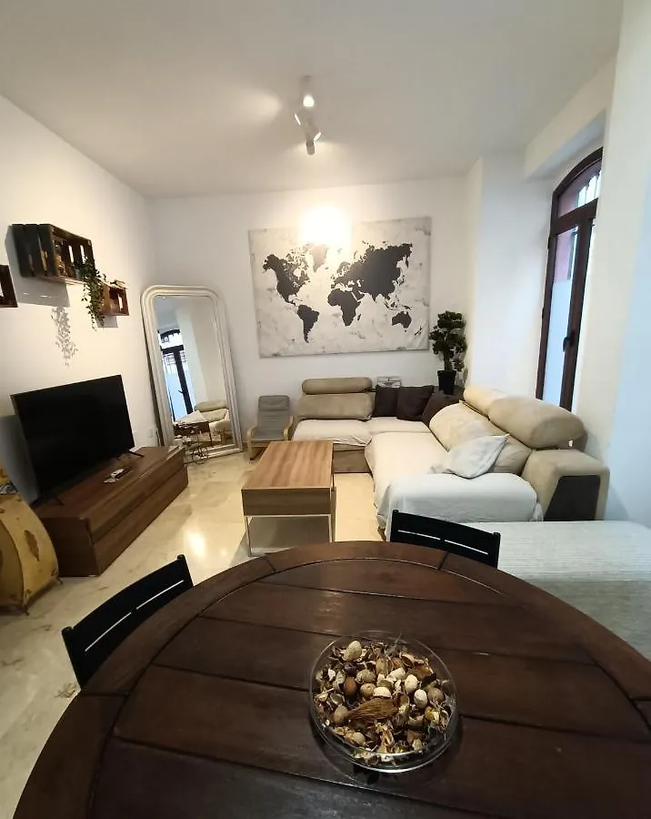 Compas Suites Малага 0*,