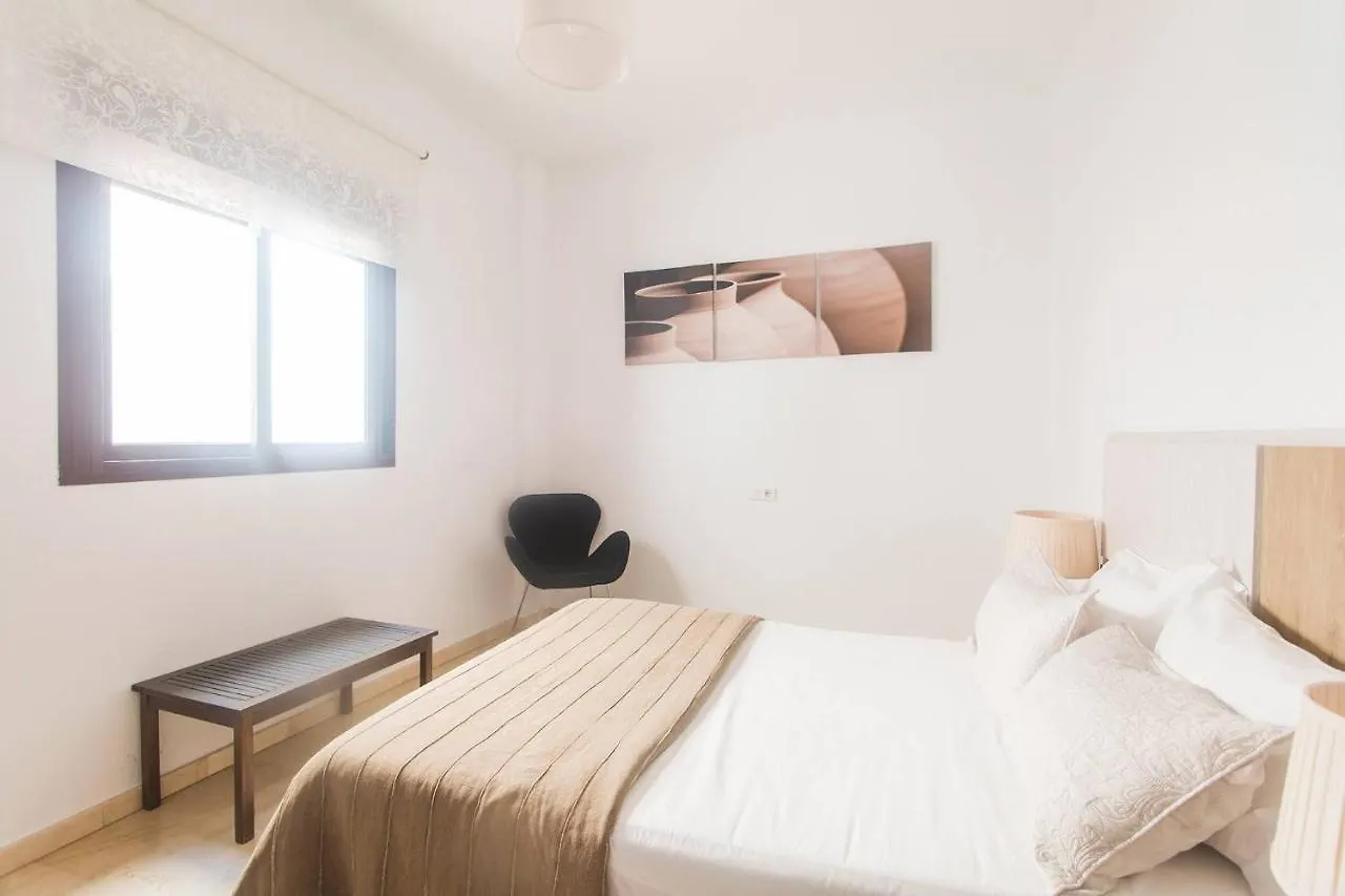 Апартаменты Compas Suites Малага