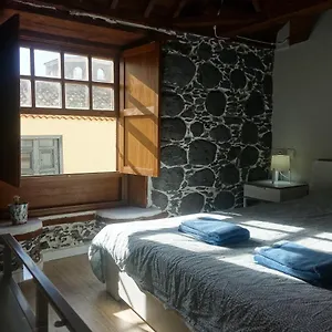 https://casa-historica-out-of-blue.in-canary-islands.com